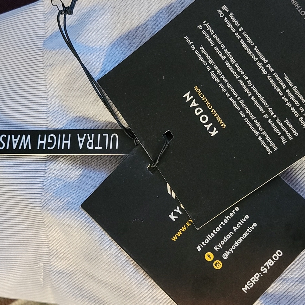 Ultra High Waste Seamless Gray Thick Soft Large Leggings by Kyodan - Picture 14 of 15